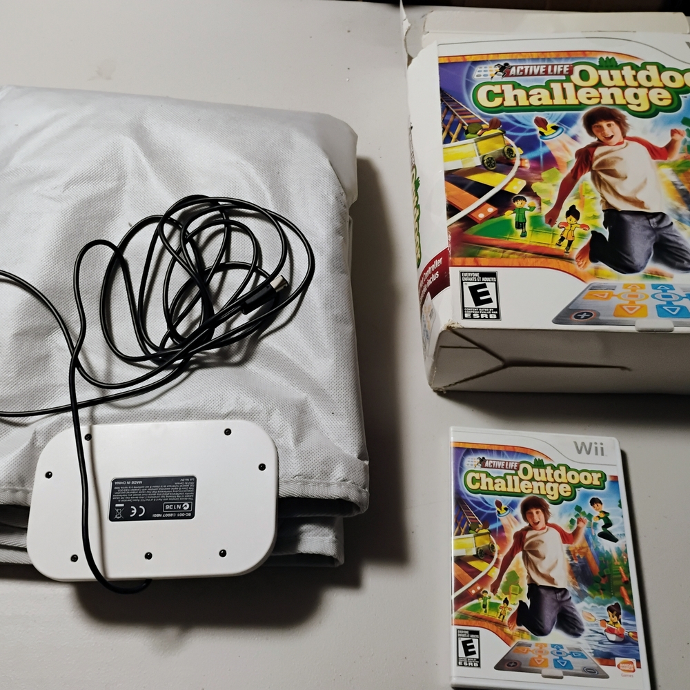 Nintendo Wii Outdoor Challenge Game Bundle - White